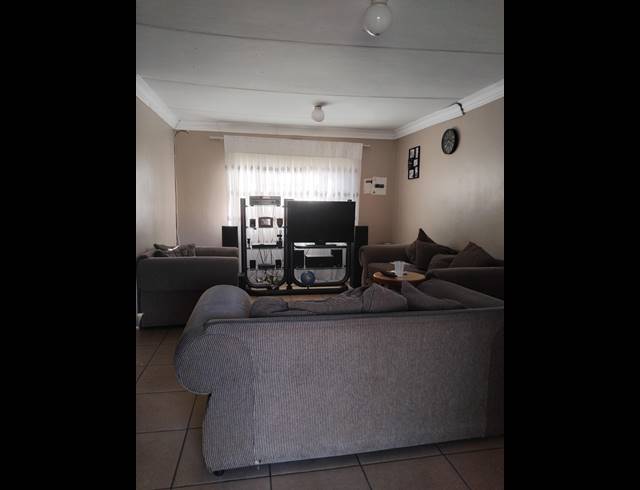 3 BEDROOM HOUSE FOR SALE IN BARBERTON
